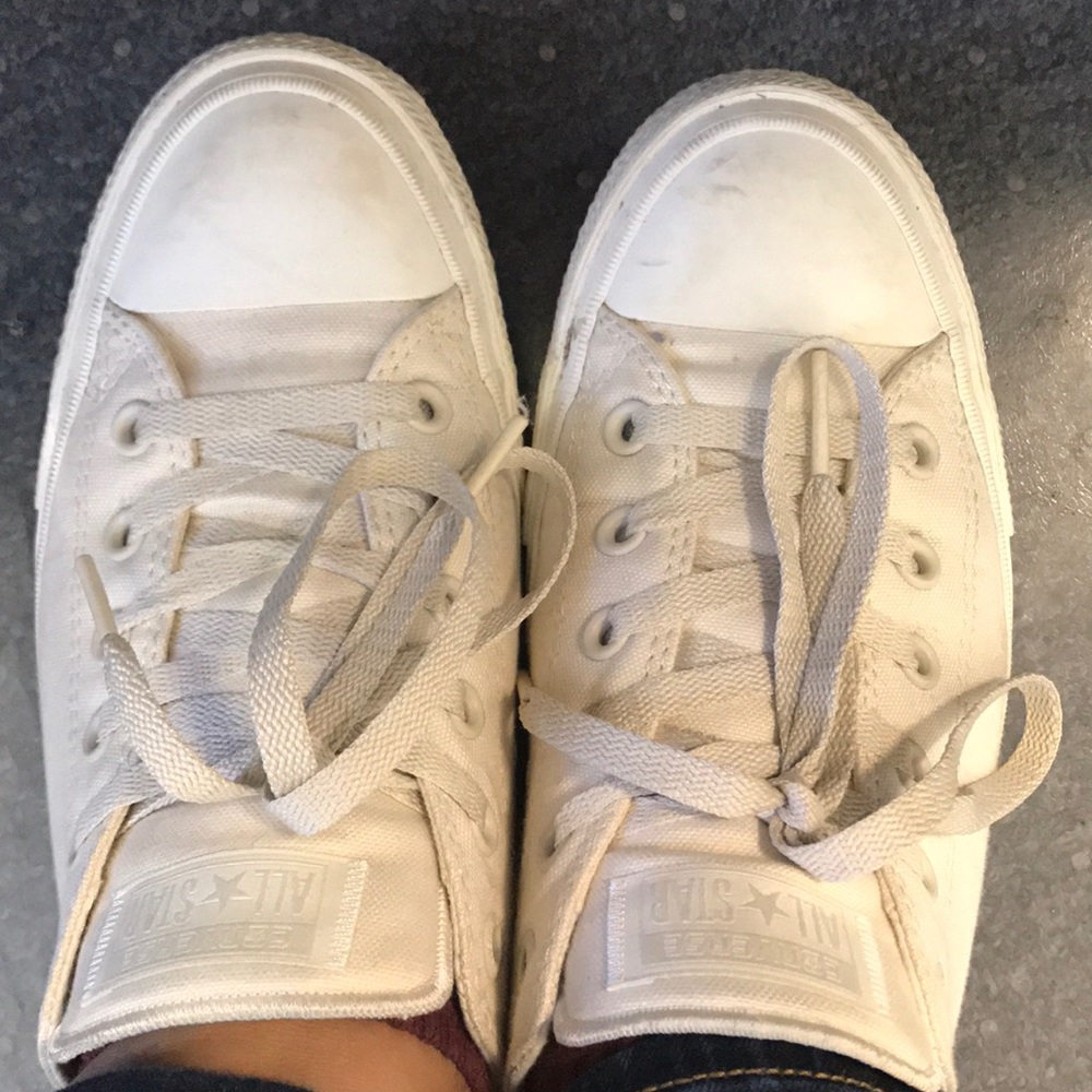 Beige Coverse, great condition